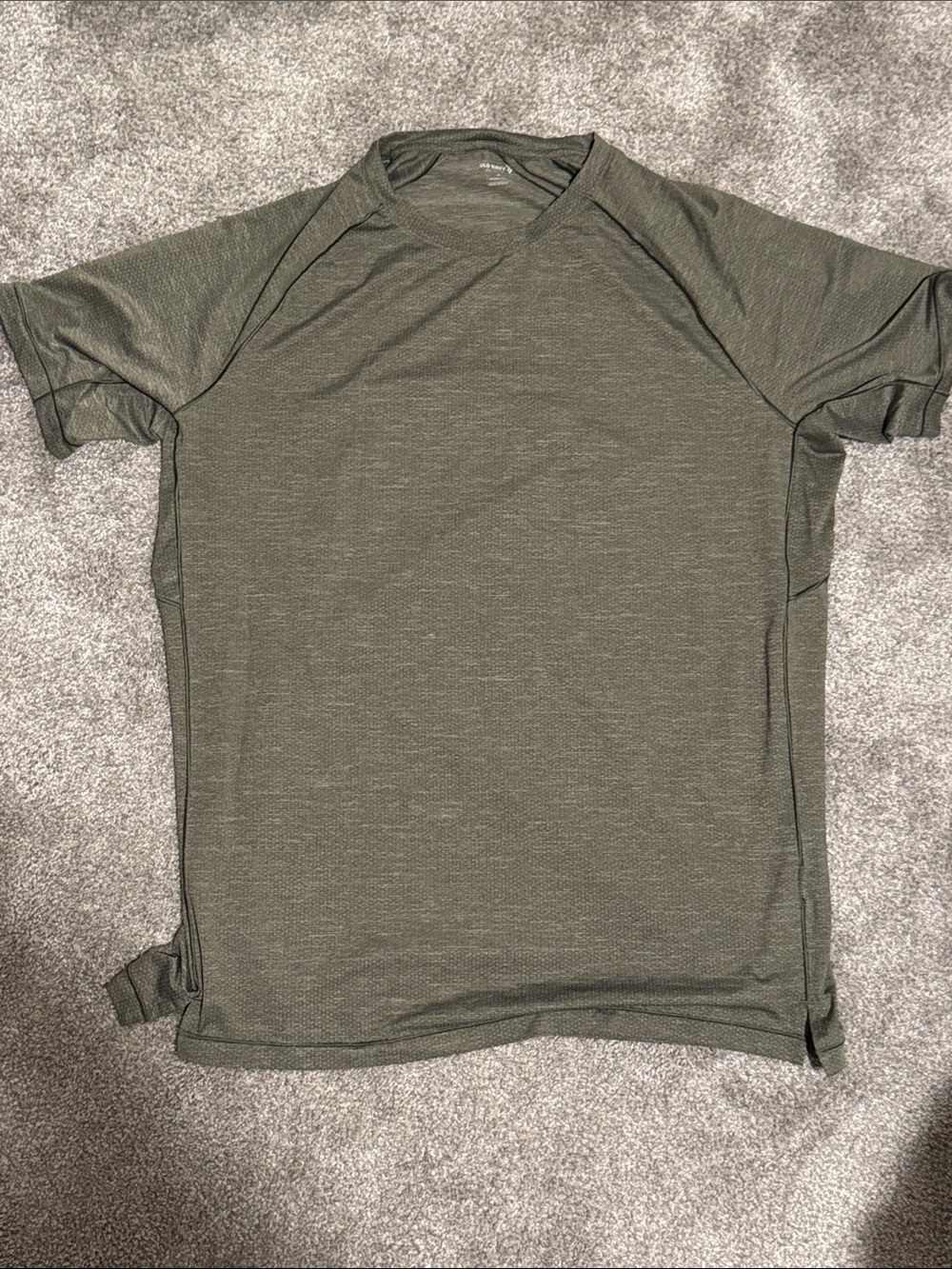 Old Navy Silver Short Sleeve Performance Tee